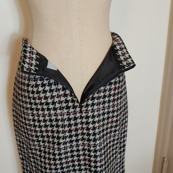 Pure Collection Houndstooth Pencil Skirt - Picture 2 of 6
